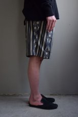 画像2: 【SALE】m's braque (エムズ ブラック) TUCKED SHORTS [KHAKI] (2)