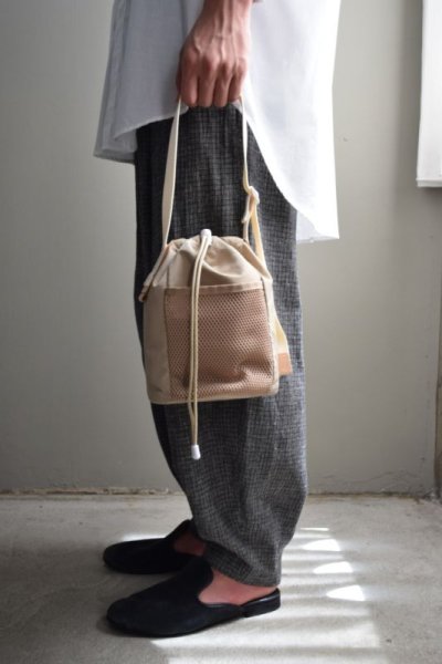 画像1: hender scheme (エンダースキーマ) functional bucket bag [2-colors]