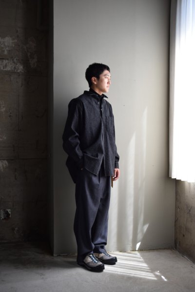 画像1: UNIVERSAL PRODUCTS (ユニバーサルプロダクツ) WOOL WIDE TROUSERS 243-60503 [CHARCOAL]