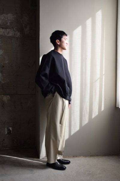 画像1: MARKAWARE (マーカウェア) ORGANIC WOOL 2/80 TROPICAL CLASSIC FIT DOUBLE PLEATED TROUSERS[BEIGE] 