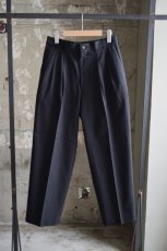 画像5: MARKAWARE (マーカウェア) ORGANIC COTTON VOILE YARN TWILL CLASSIC FIT DOUBLE PLEATED TROUSERS [BLACK]  (5)